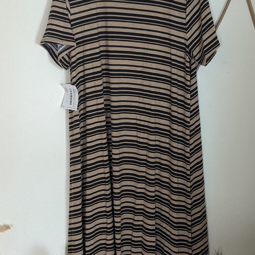 Lularoe Carly Dress - Picture 2 of 5